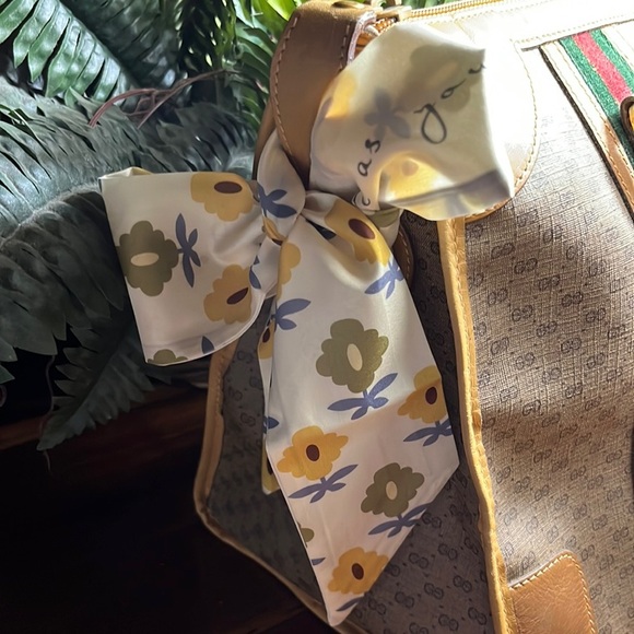 Beautiful twilly. Multi purpose - Picture 1 of 1